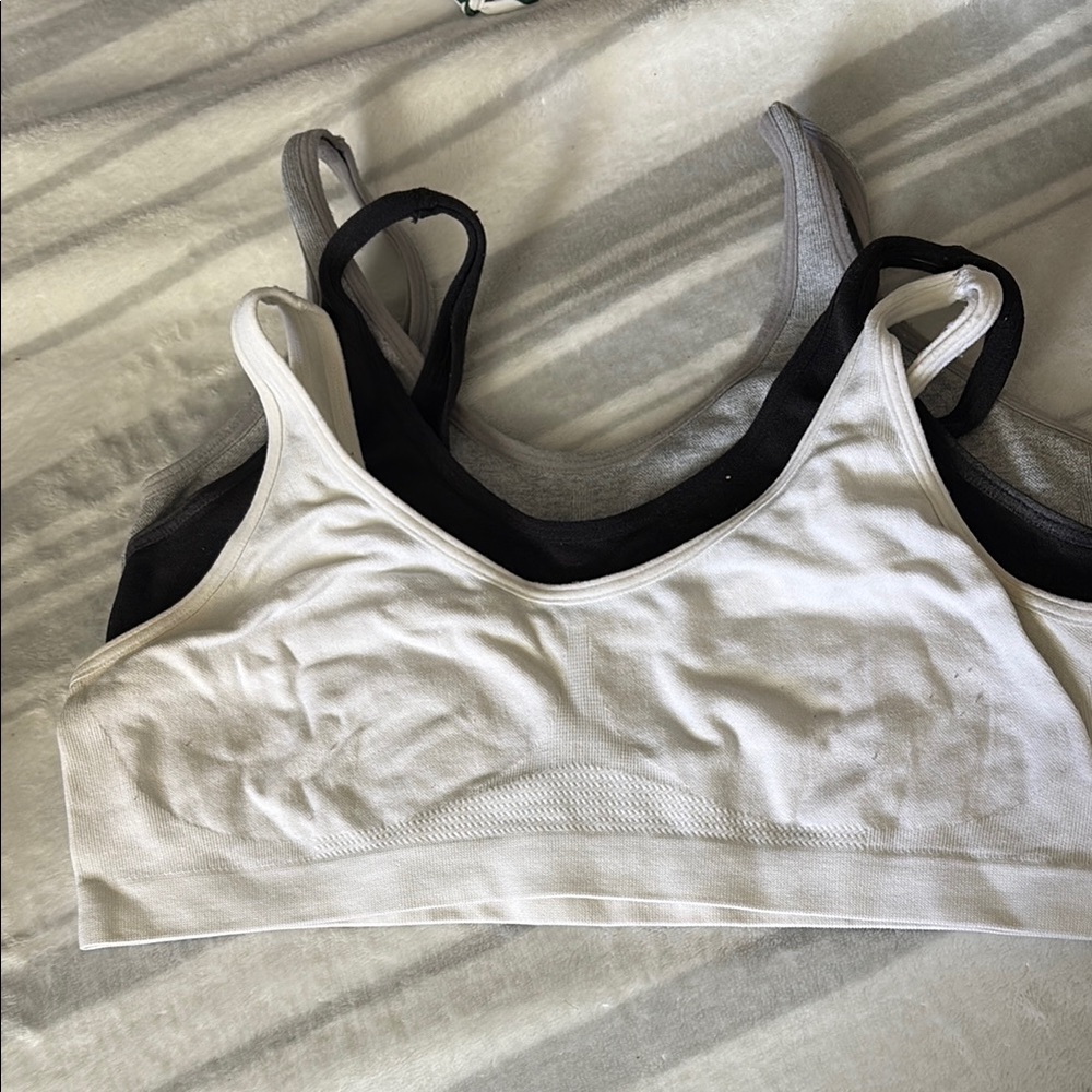 White and Black Sports Bra with Scoop Neckline and Racerback